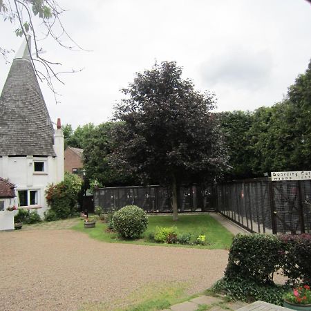 The Oast House Bed and Breakfast Royal Tunbridge Wells Exterior foto